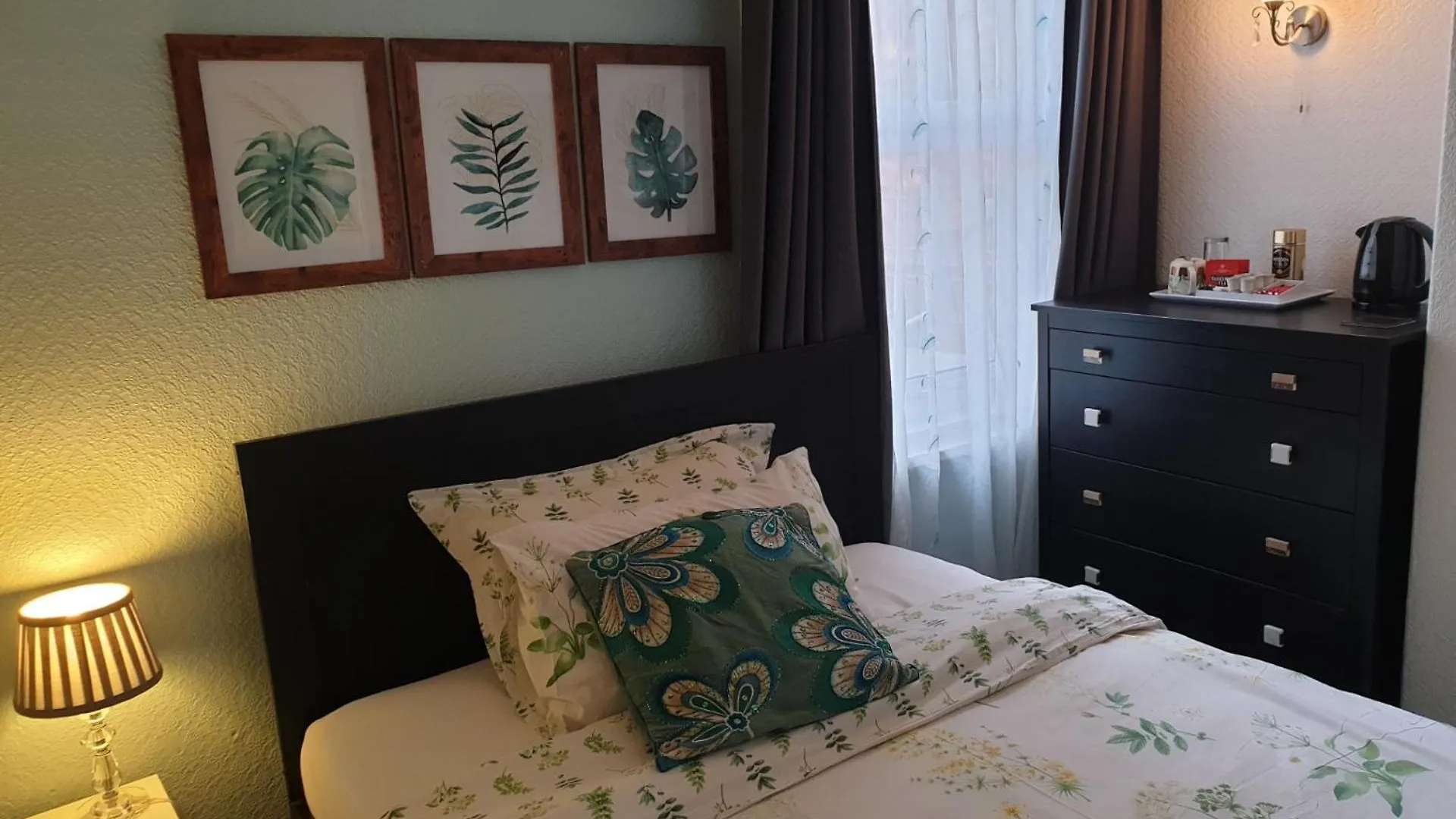 St Michael'S Boutique Guest House B&B, North Bay, Scarborough, North Yorkshire, With Free Parking And Free Wi-Fi  Scarborough