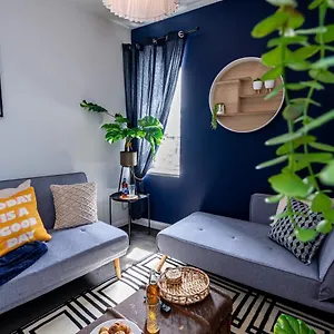 Flat 5, Super King Bed, Free Parking, Workspace, Free Wi-fi Apartment Nottingham