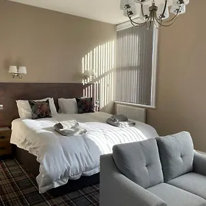 Carlton House ** Scarborough